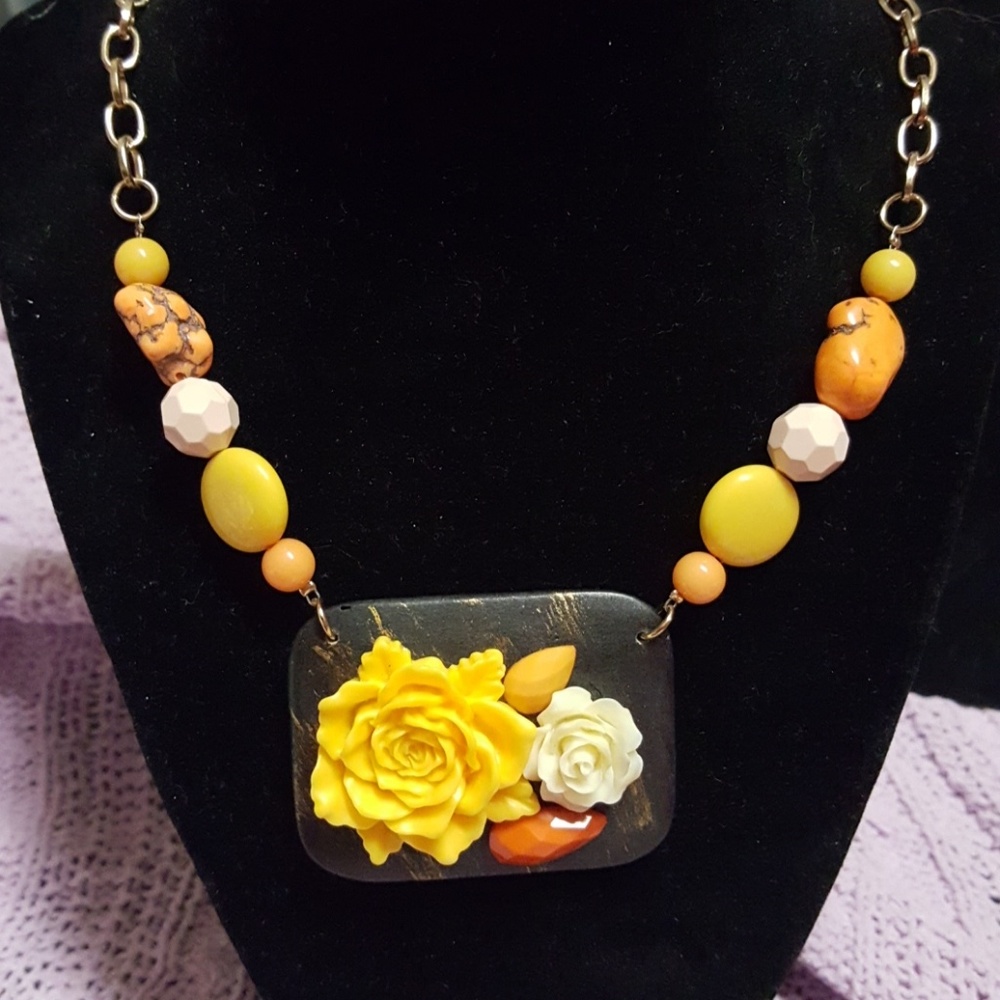 Floral necklace