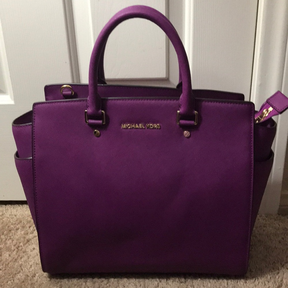 Don’t buy ON HOLD FOR @dcook218 Michael Kors selma