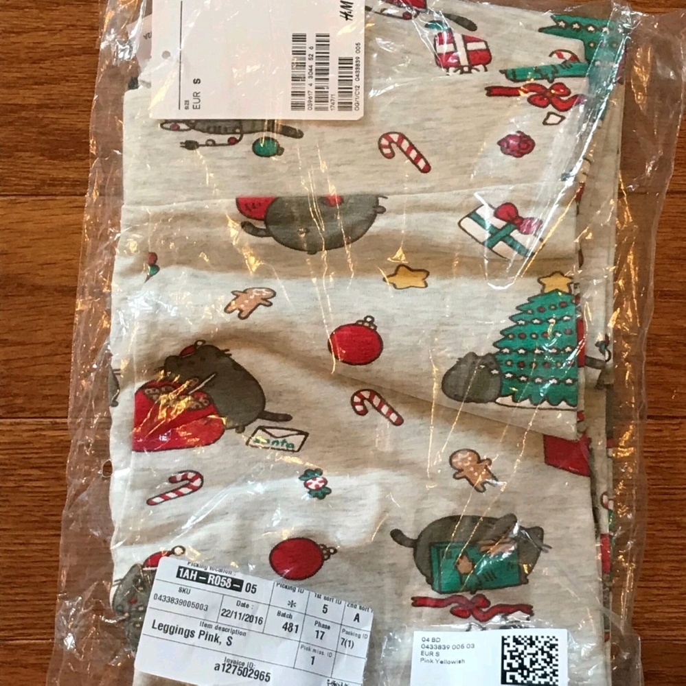 Pusheen Christmas leggings