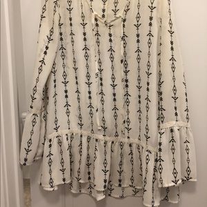 Bell long sleeve, white and black top.