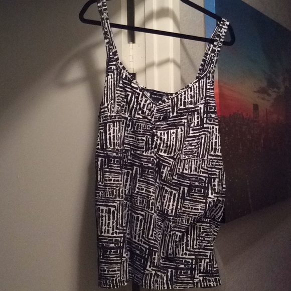4x Torrid Tank Top EUC - Picture 1 of 5