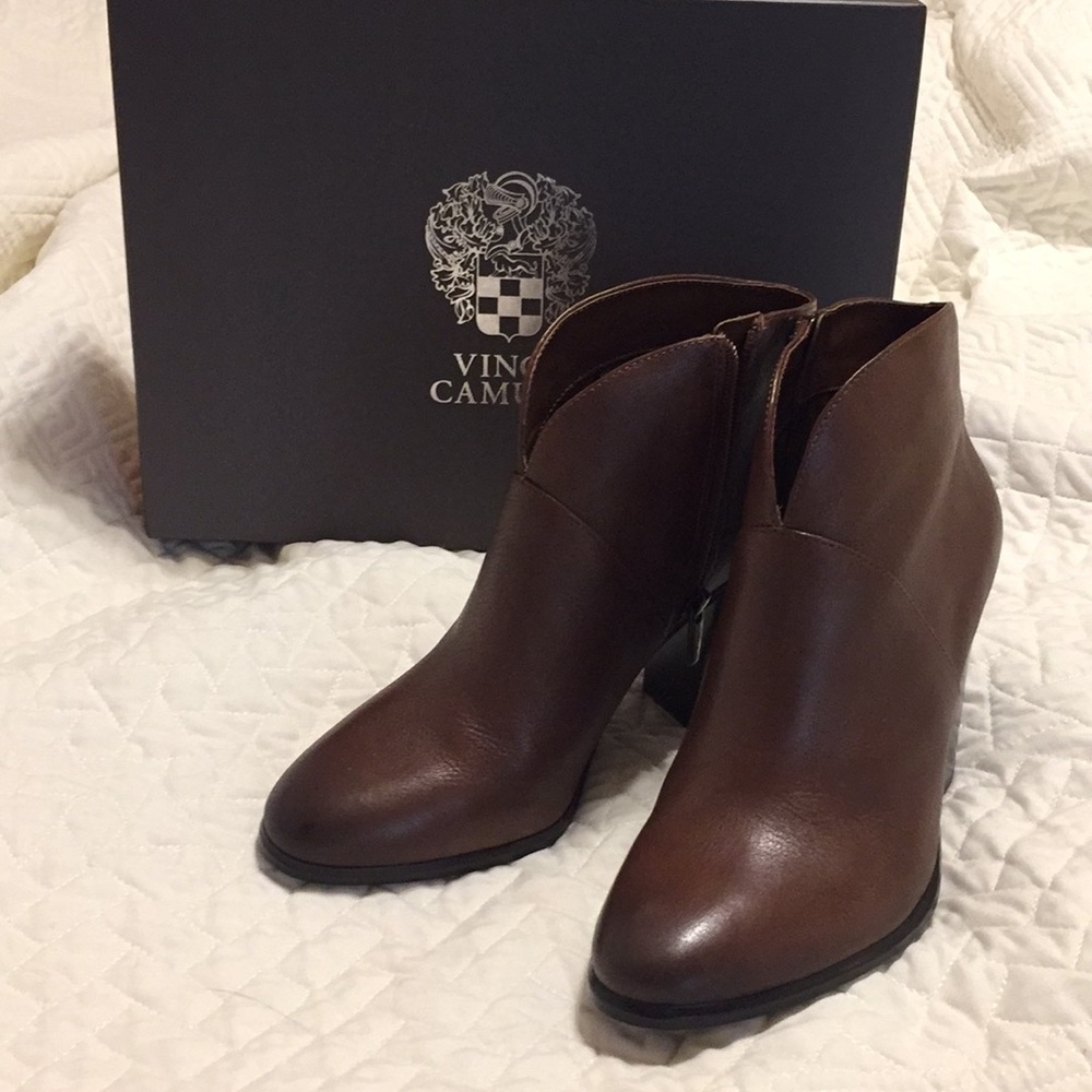 Vince Camuto Franell bootie size 8