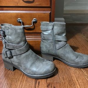 White Mountain Booties Size 9
