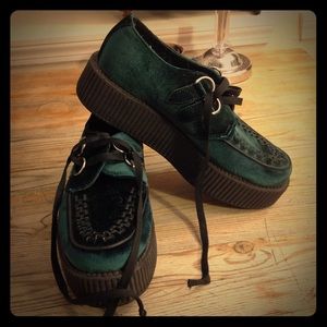 T.U.K. Emerald Velvet Creepers