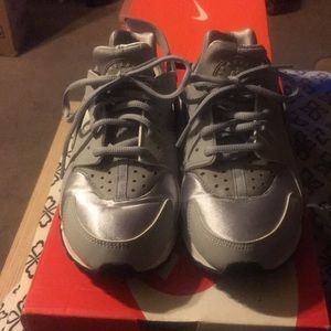 Women’s Air Huarache run