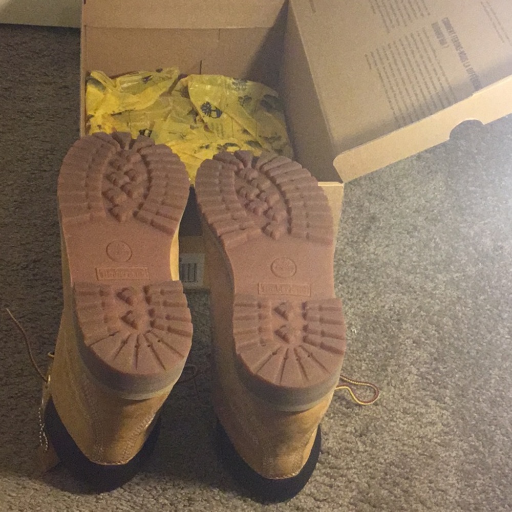 😊SOLD😊Timberlands👞👞 - Picture 3 of 5