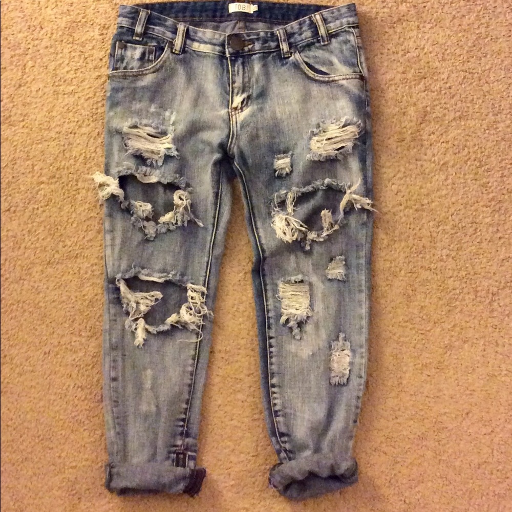 *SOLD* Distressed jeans