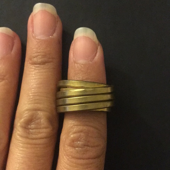 Gold ring - Picture 2 of 3