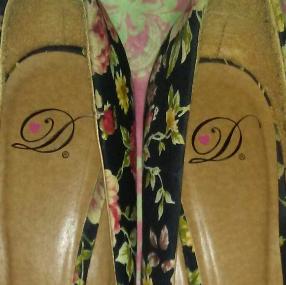 *SALE* Rose D Heels - Picture 7 of 7