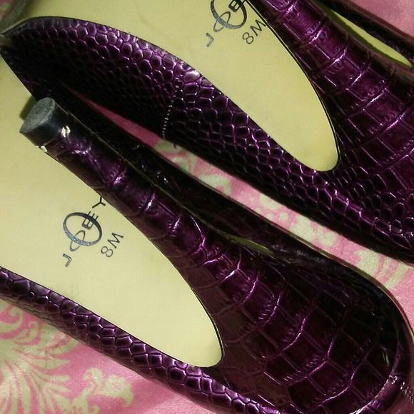 ✨Faux Purple Snake Skin Heels - Picture 4 of 6