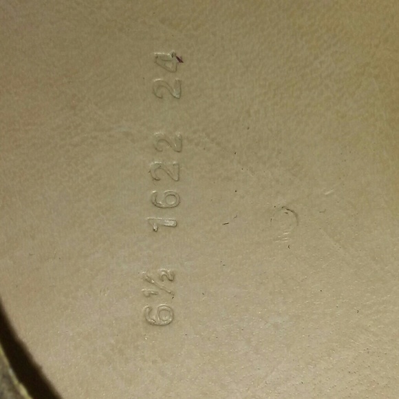 *SALE* Fabulous Patterned Heels - Picture 6 of 8