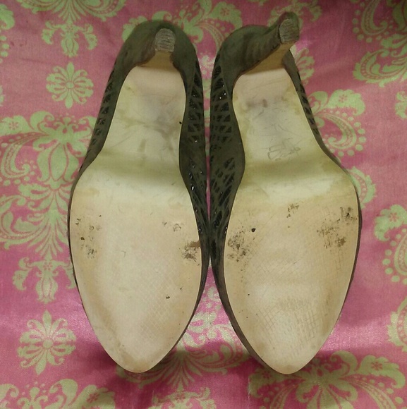 *SALE* Fabulous Patterned Heels - Picture 7 of 8