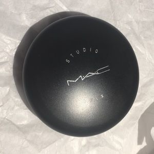 ON SALE: MAC studio fix powder NC40