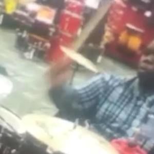 Meet your Posher, Kelvin