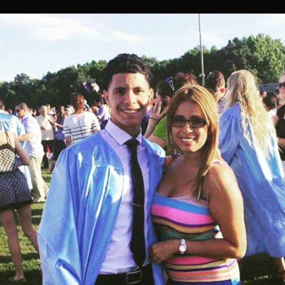 Meet your Posher, Cesar