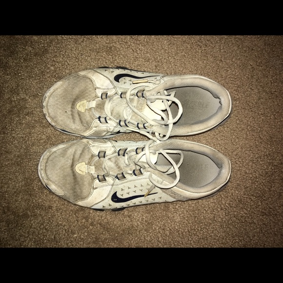 Nike shoes - Picture 2 of 3