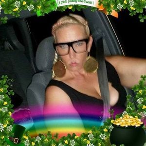 Meet your Posher, Dena