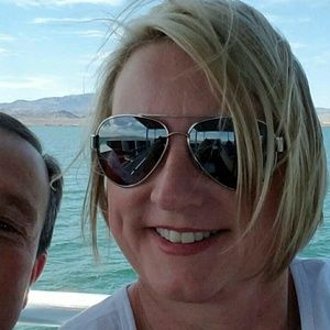 Meet your Posher, Debbie