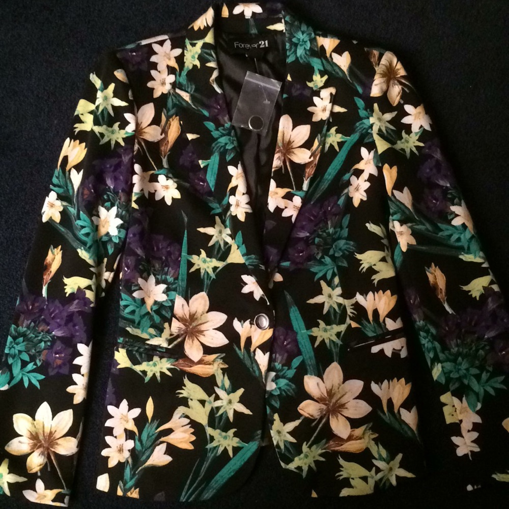 NEW WITH TAG Forever 21 Floral Blazer
