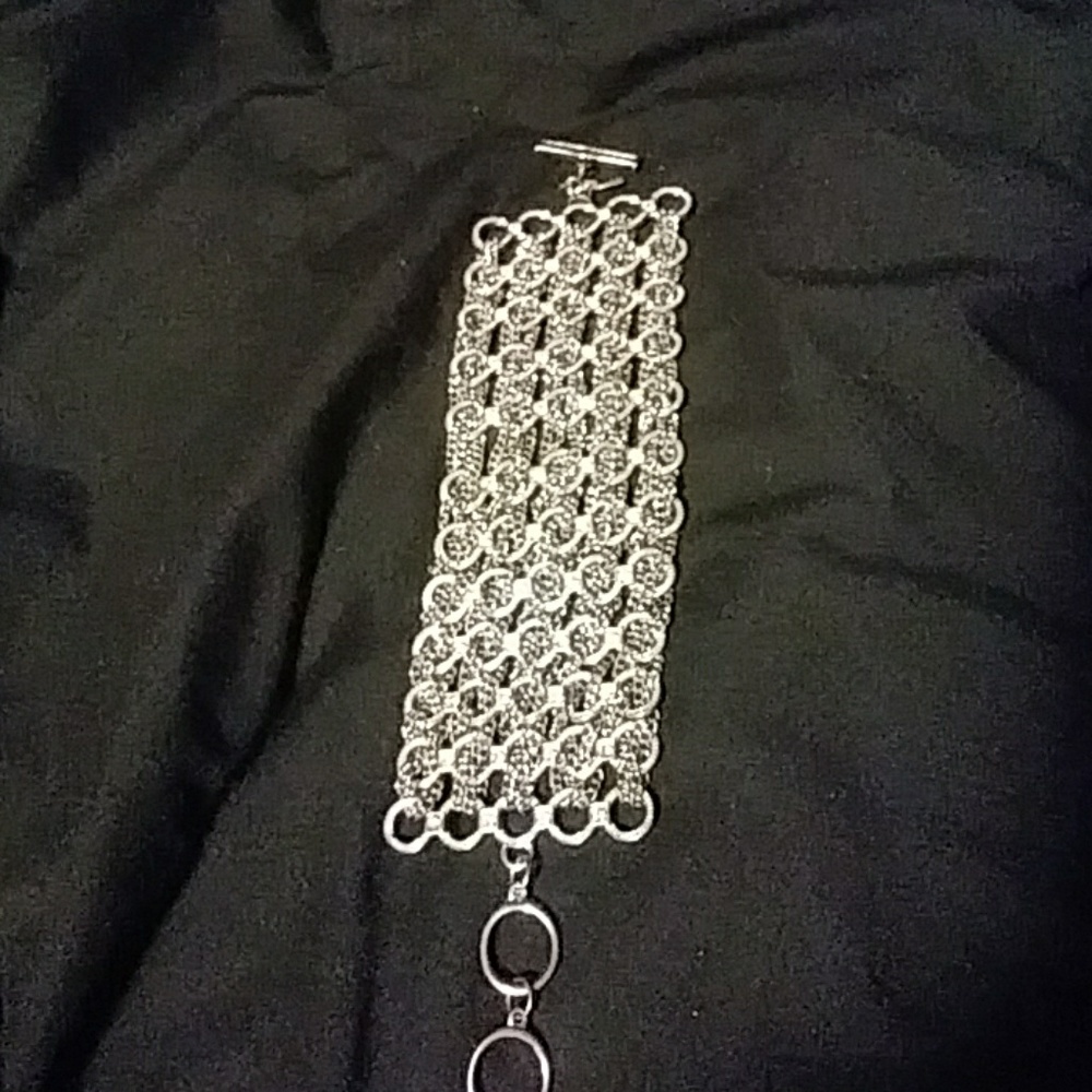 Jennifer Lopez cuff