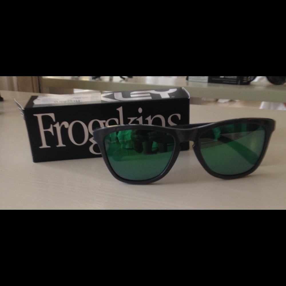 Oakley Frogskins new with box never worn