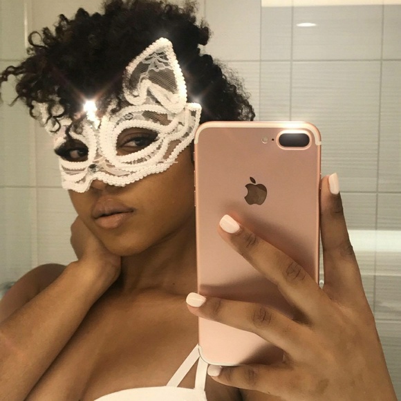 Masquerade Masks - Picture 2 of 3