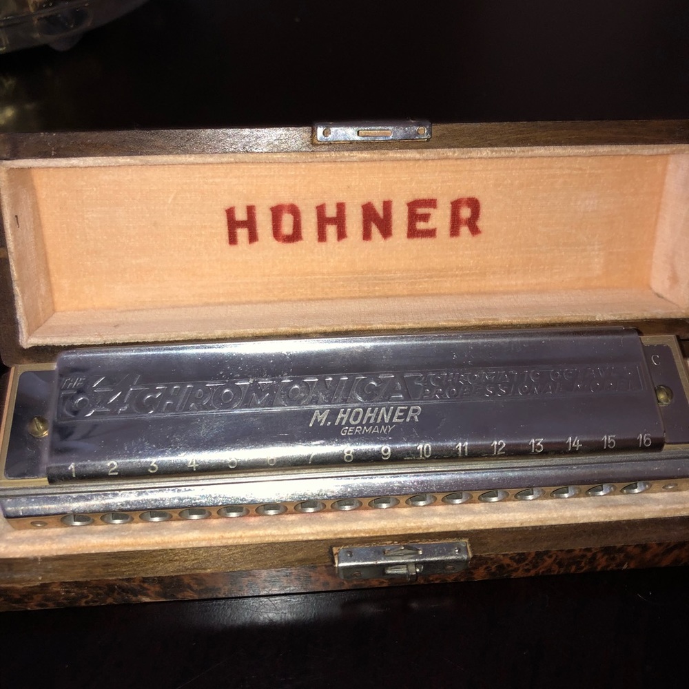 64 chromonica harmonica