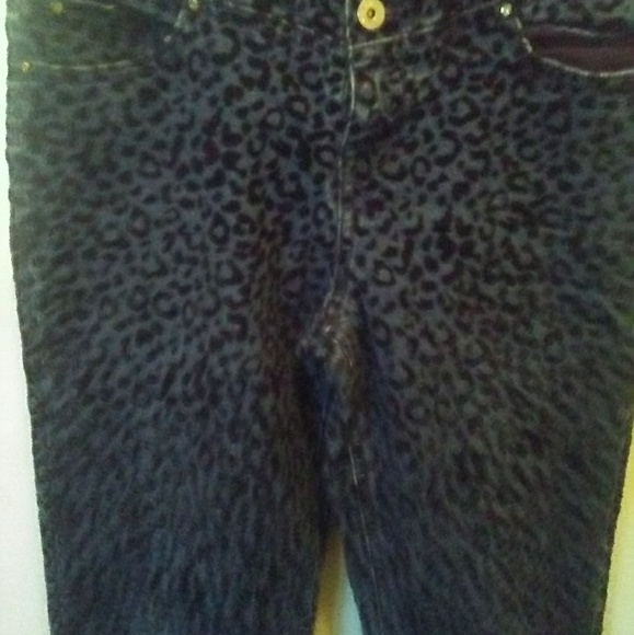 Lei pants - Picture 2 of 2