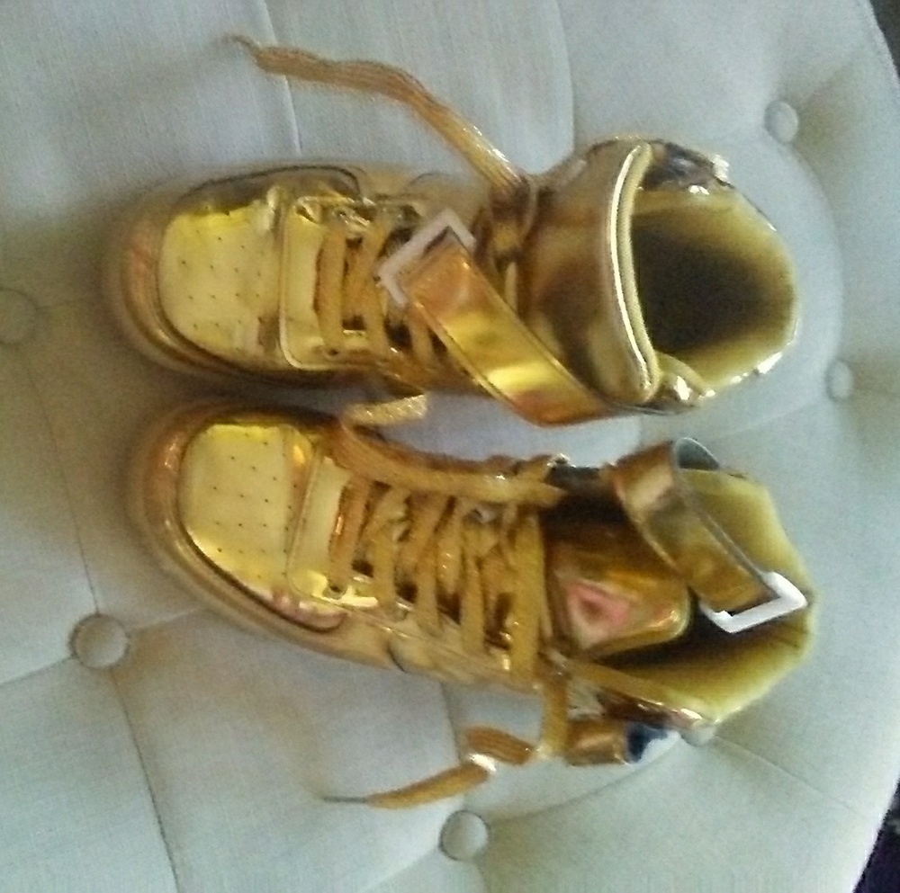 Led light up shoes