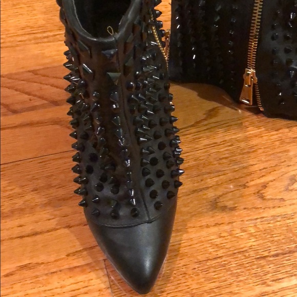 Black leather studded Booties w/ gold zippers - Picture 4 of 7