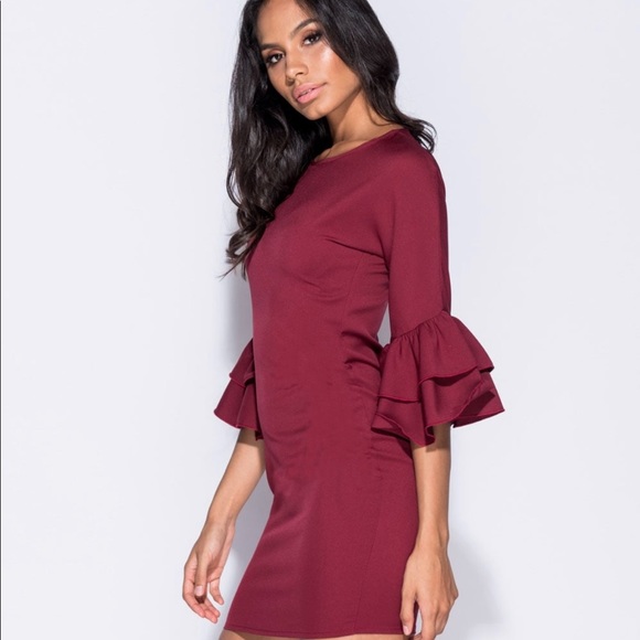 Bell sleeve bodycon dress!! - Picture 4 of 5