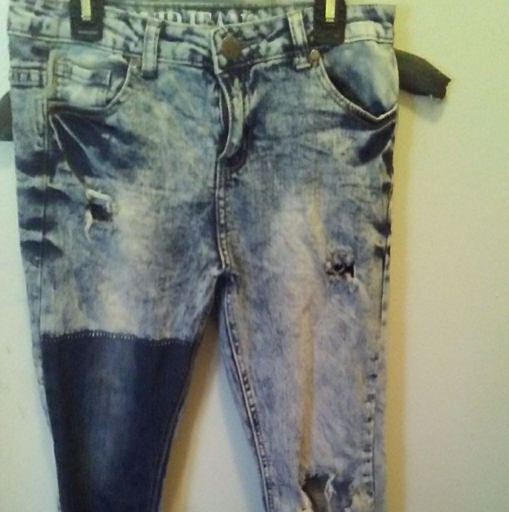 Patchwork distressed jeans