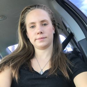 Meet your Posher, Felisha