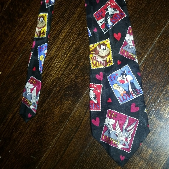 ⭐️ 5/$25 100% Silk Looney Tunes Mania Tie - Picture 2 of 5