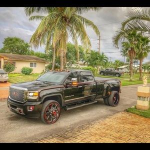 Meet your Posher, Latonya