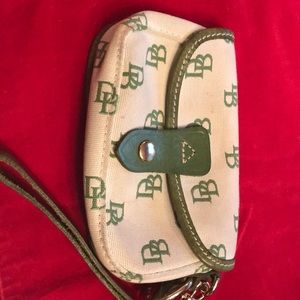 Small wristlet
