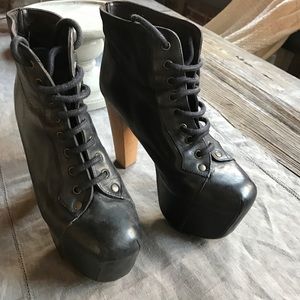 Jeffrey Campbell platform boot. EU 37