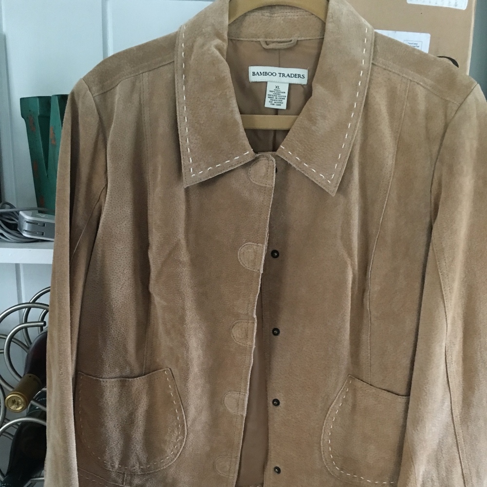 New w/o tags Woman's size XL Beige Suede Jacket