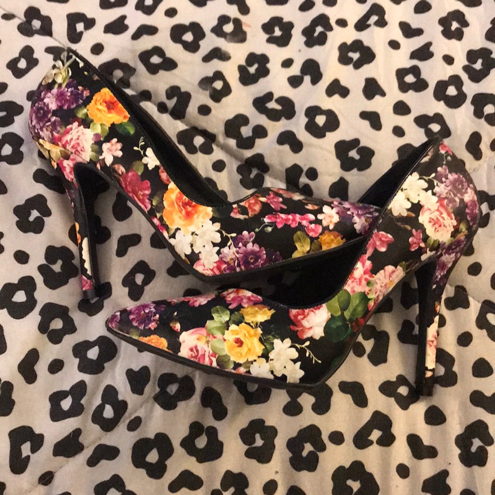Floral heels size 9