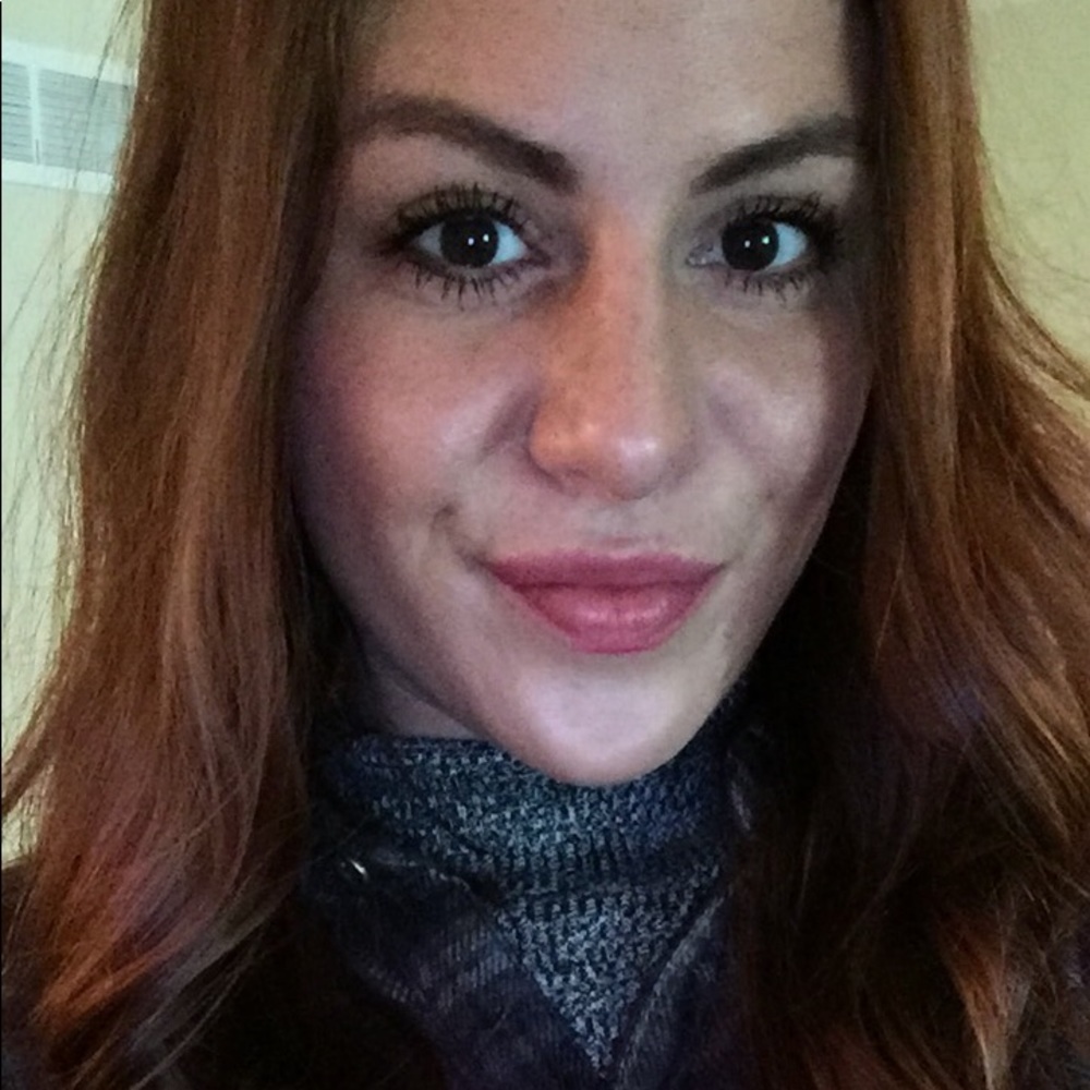 Meet your Posher, Loni