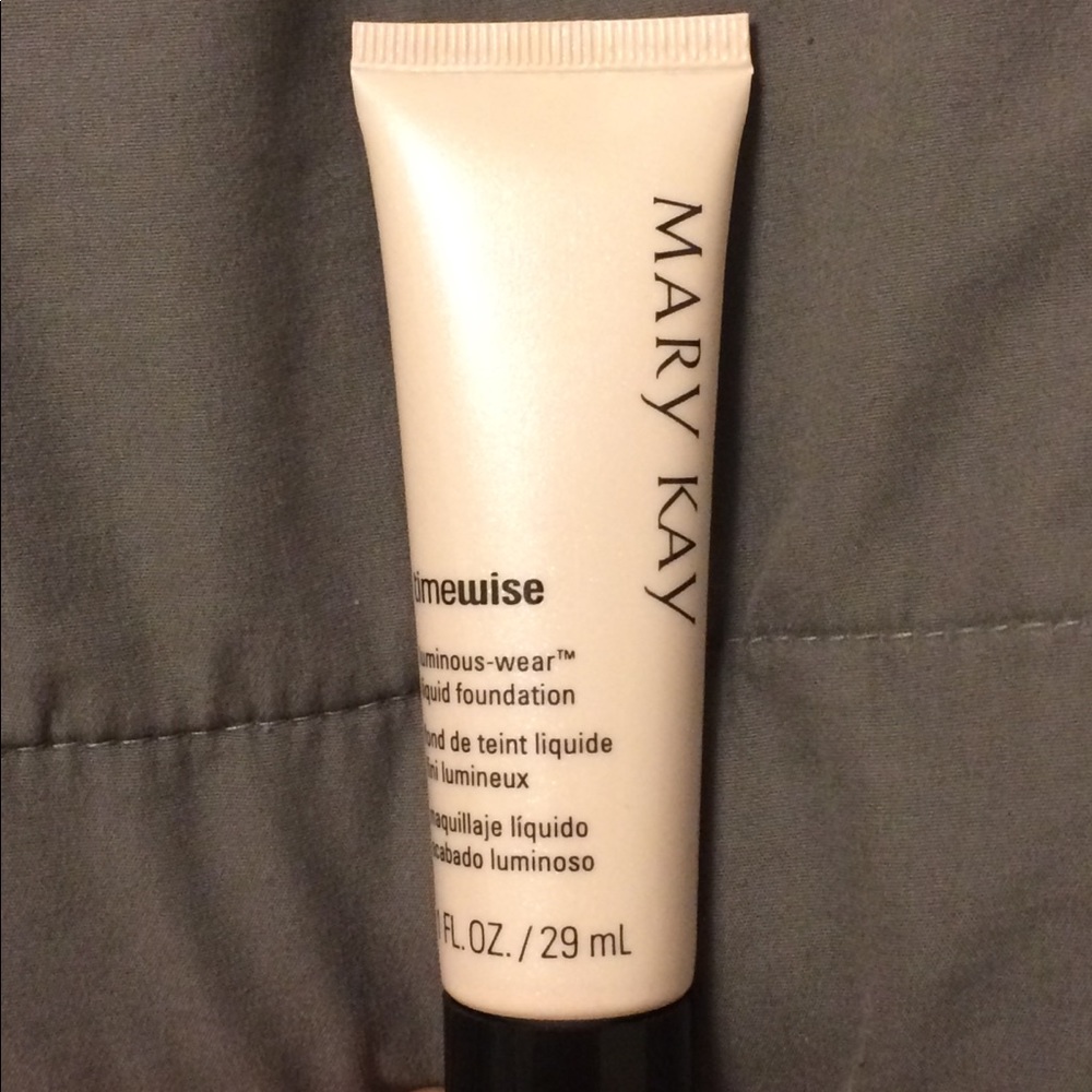SUMMER SALE Mary Kay TimeWise liquid foundation