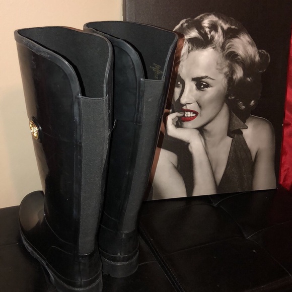 Liz Claiborne Boots - Picture 2 of 3