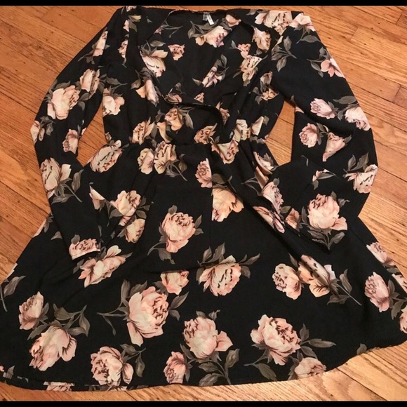 Dress - Picture 2 of 2