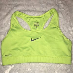 Nike pro sports bra