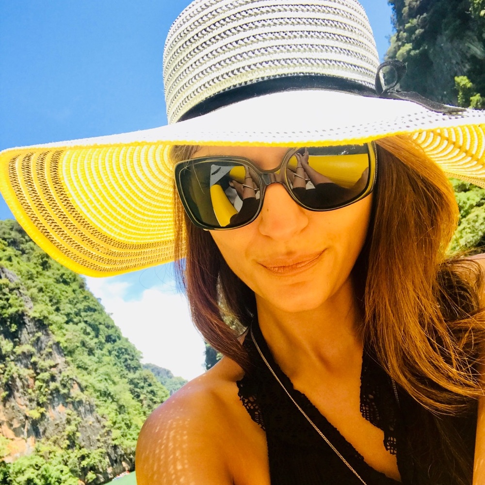 Meet your Posher, Madeeha