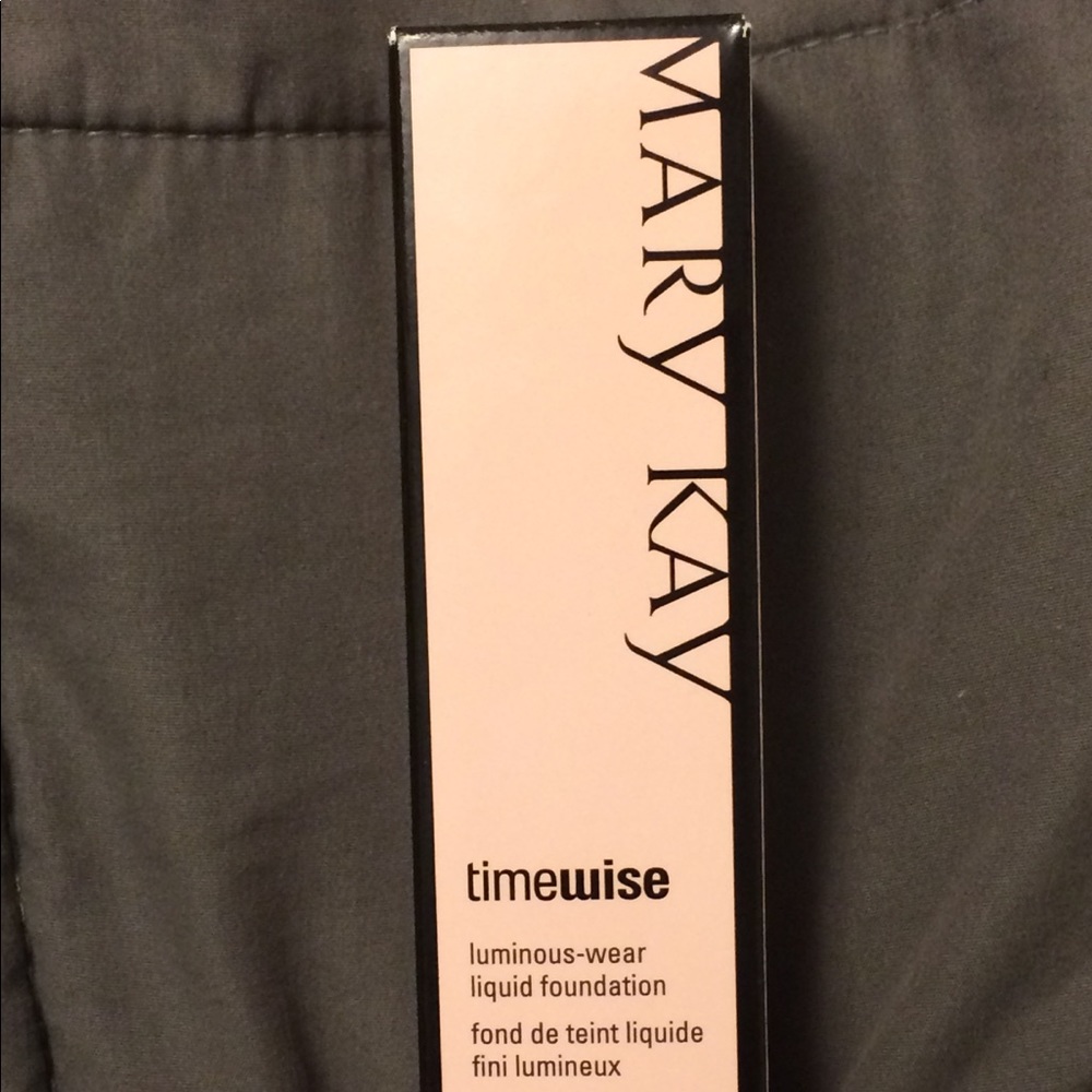 SUMMER SALE Mary Kay TimeWise liquid foundation