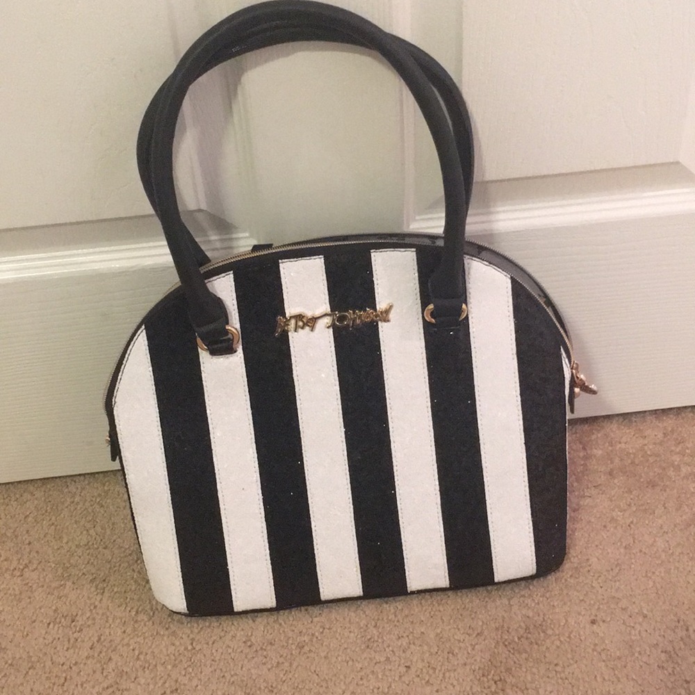 Cute black and white stripes bag