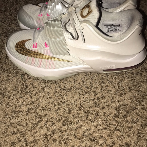 KD 7 Aunt Pearl - Picture 2 of 3
