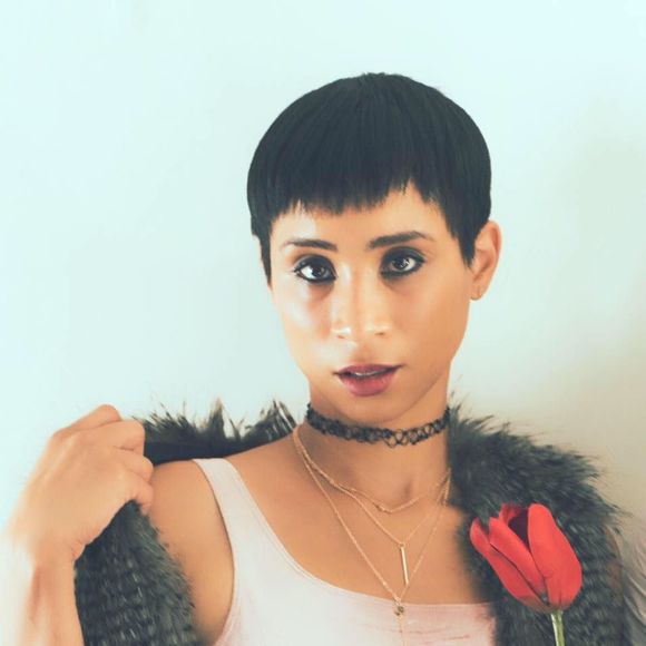 Meet your Posher, Simone - Picture 1 of 1