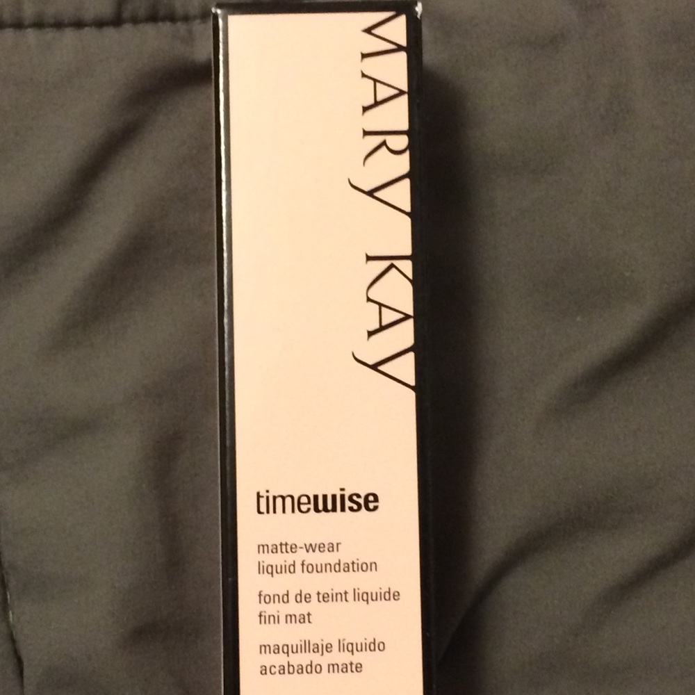SUMMER SALE Mary Kay TimeWise liquid foundation